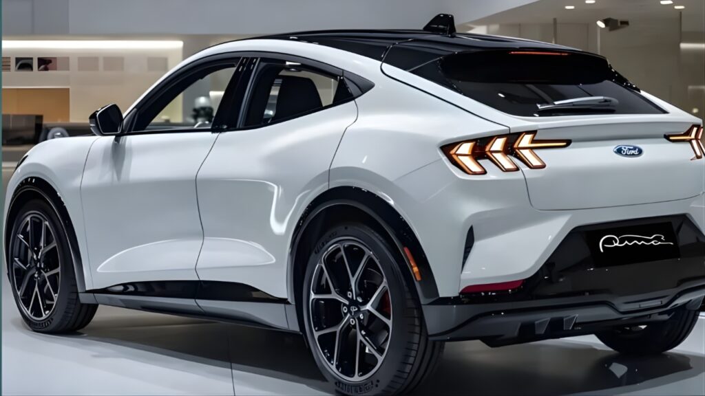 Ford Puma 2026 Breaks Cover With Sporty Design, Hybrid Power and Smart Technology